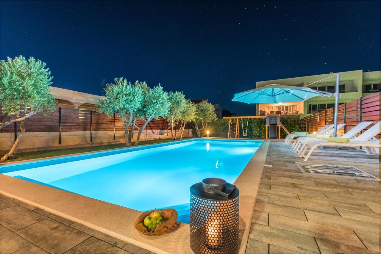 Villa Olea With Heated Pool And Jacuzzi Sukošan Kültér fotó