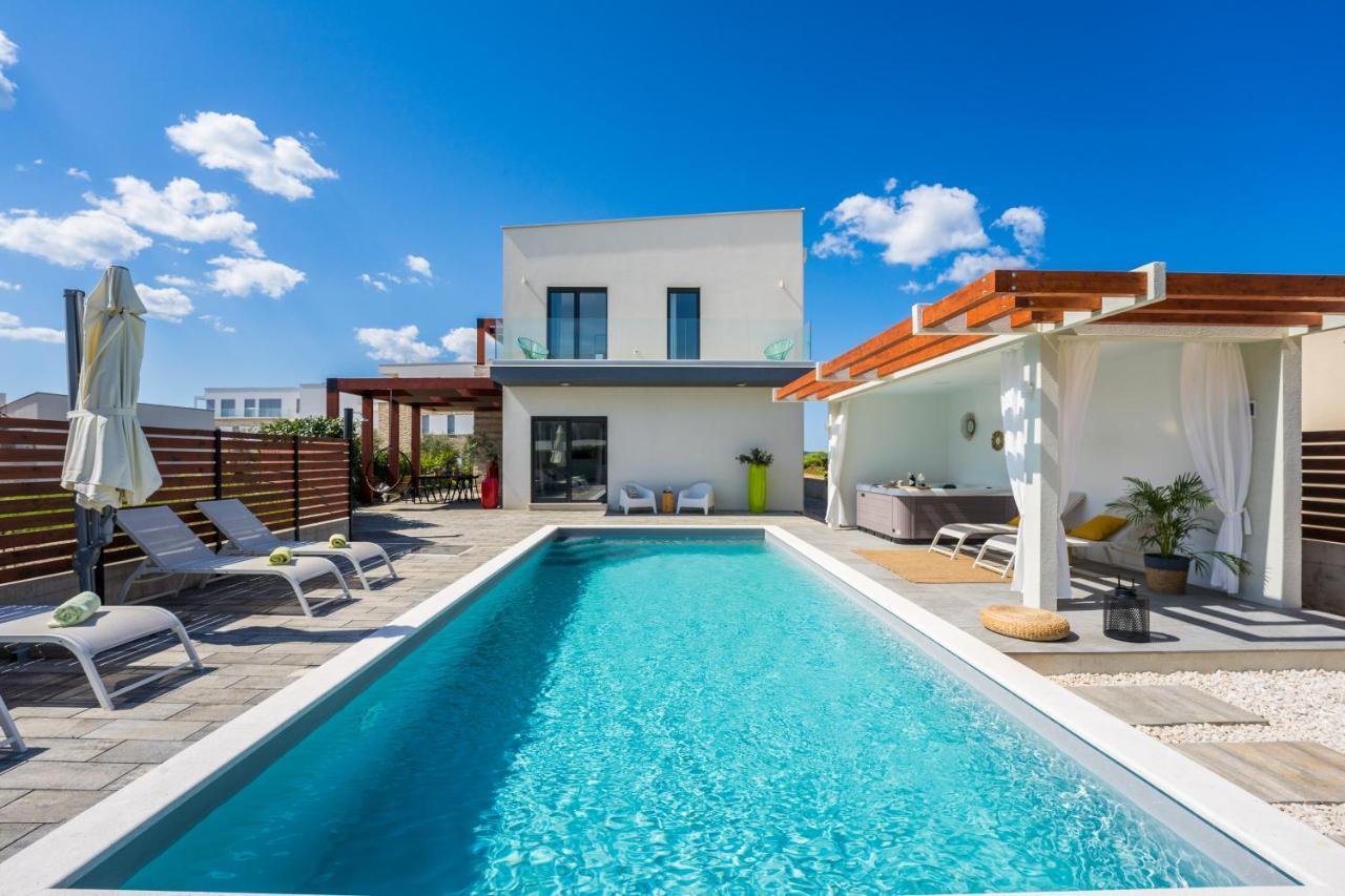 Villa Olea With Heated Pool And Jacuzzi Sukošan Kültér fotó