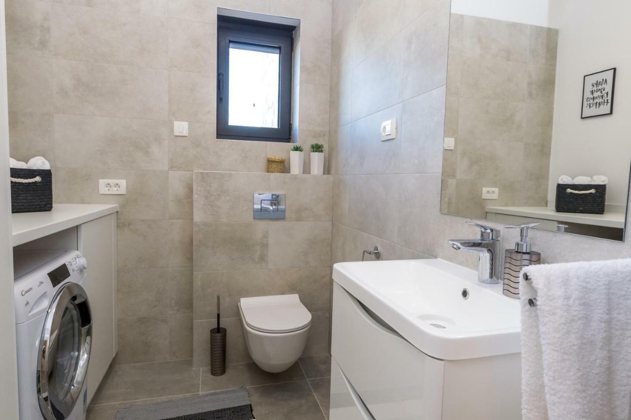 Villa Olea With Heated Pool And Jacuzzi Sukošan Kültér fotó